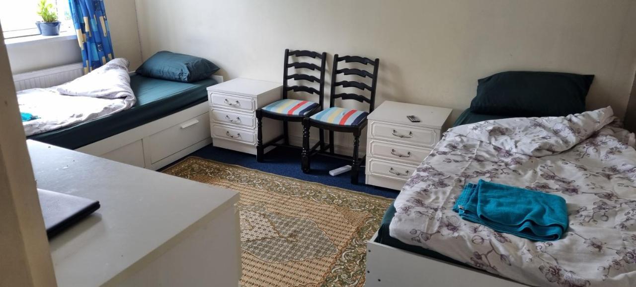 Apartment Private In Shares Flat Near Heathrow Airport *