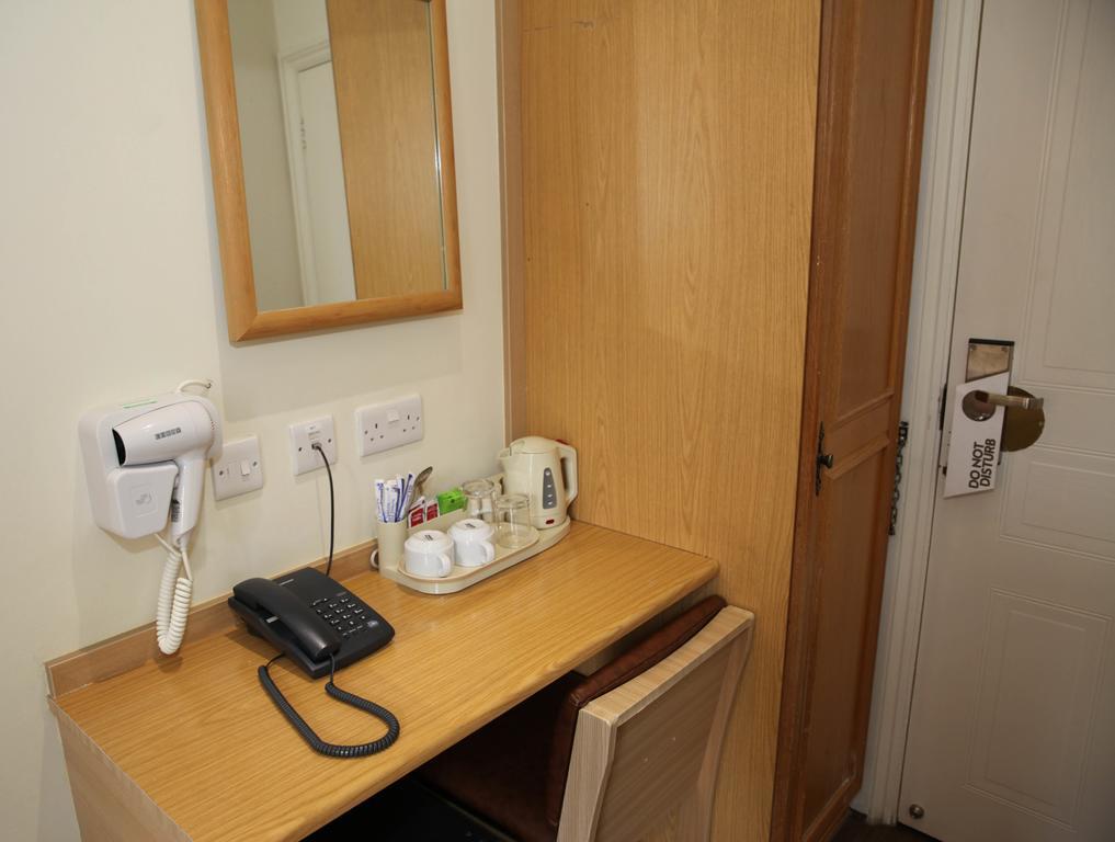 Holland Court 3* London