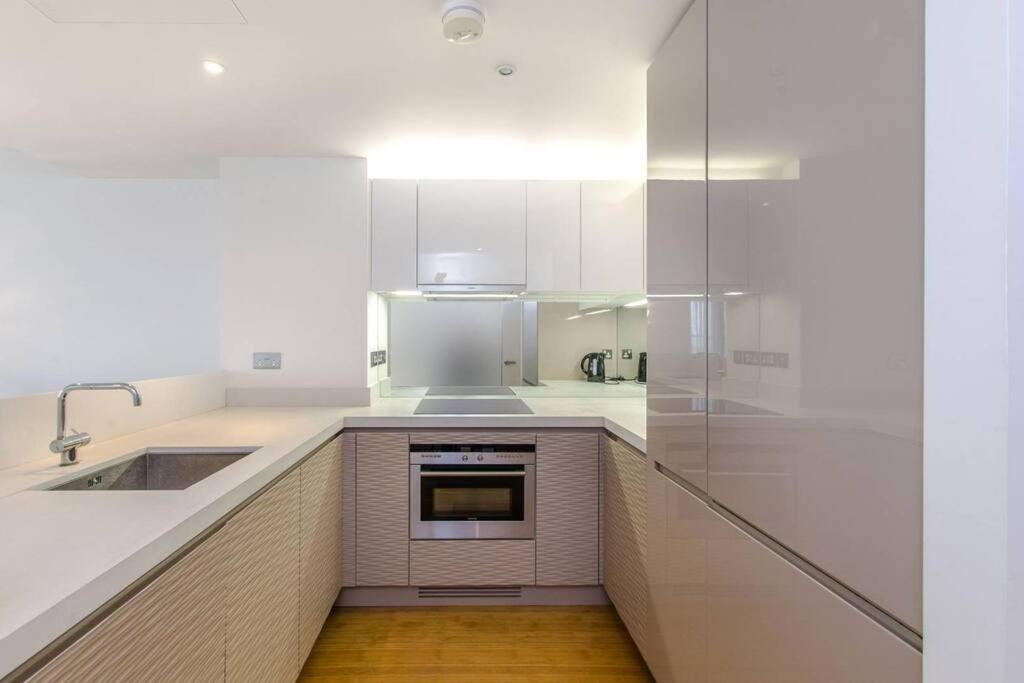 Skyview Waterside Luxury Apartamento
