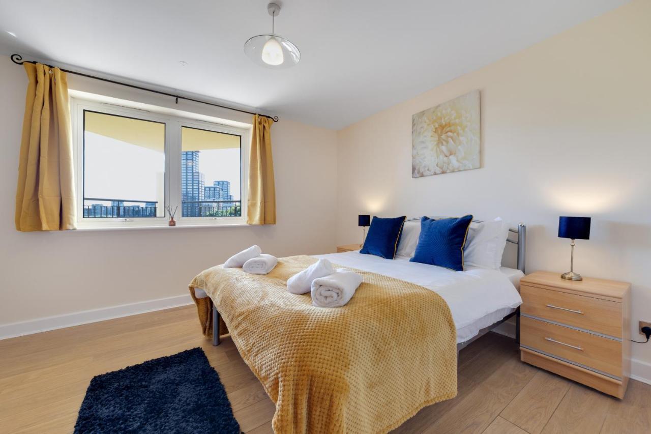 Flourish - Constant Court - Canary Wharf * Londen