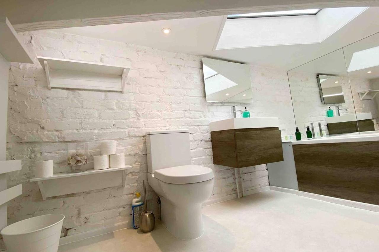 Charming 2-bed Apt With 2 Bathtub Central * London