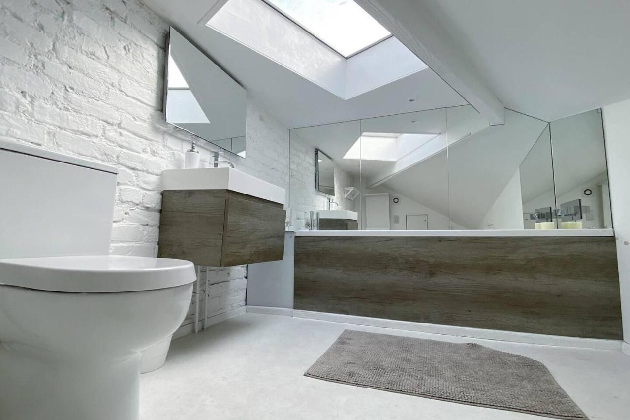 Apartment Charming 2-bed Apt With 2 Bathtub Central *