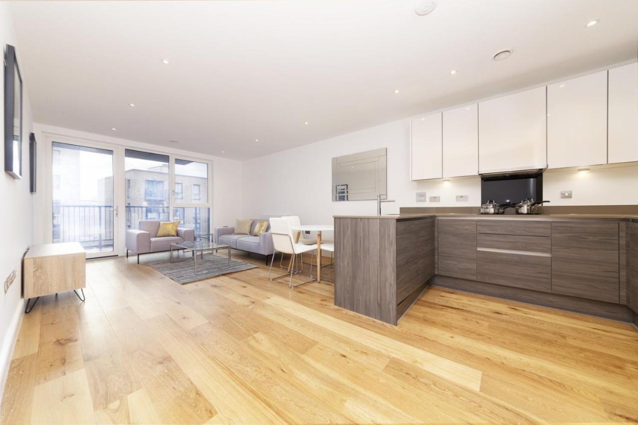 Stylish Family Sized 2 Bedroom Appartement Londen