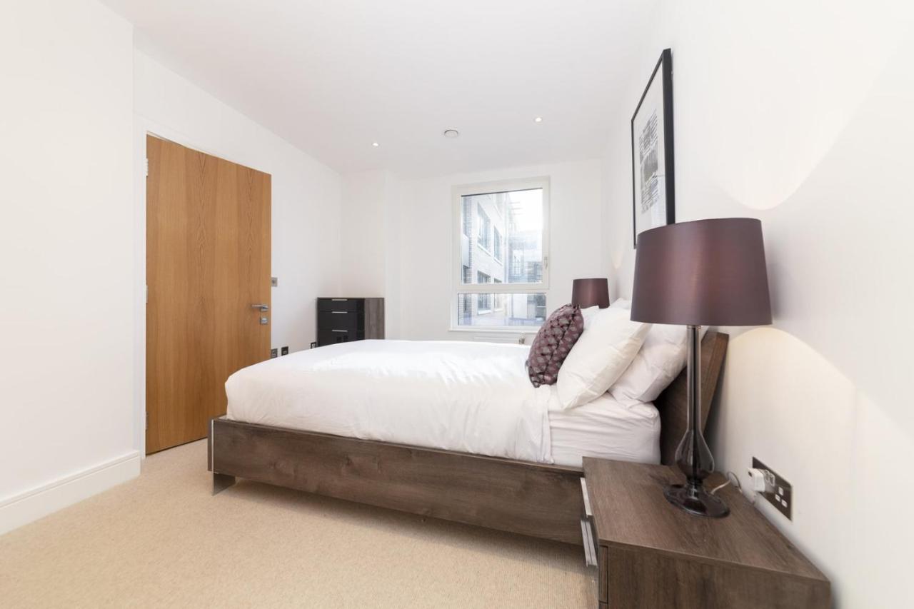 Stylish Family Sized 2 Bedroom * Londen