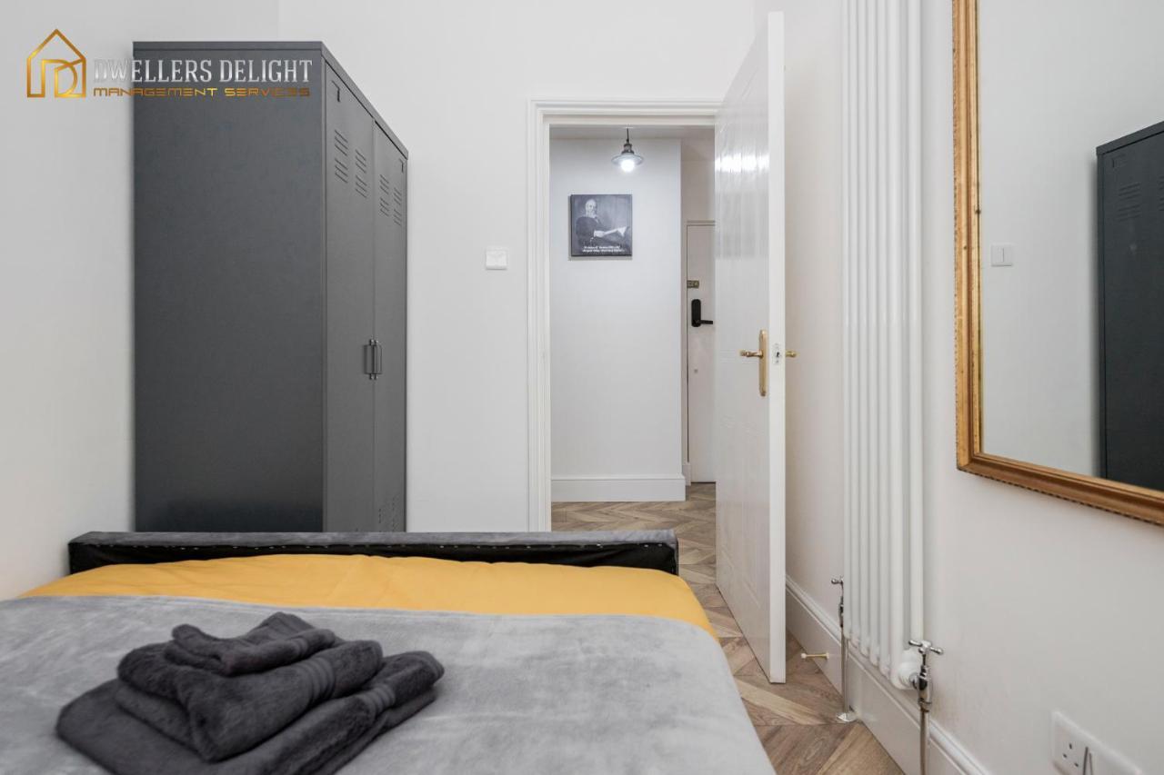 Entire 2 Bed Flat Plaistow,canning Town Prime Location In Appartement Londen