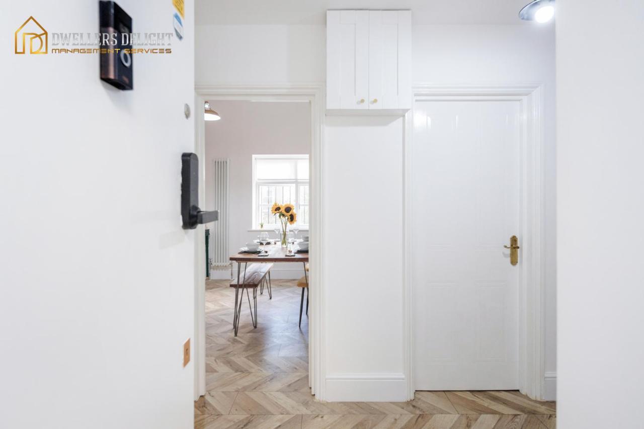 Entire 2 Bed Flat Plaistow,canning Town Prime Location In Appartement *
