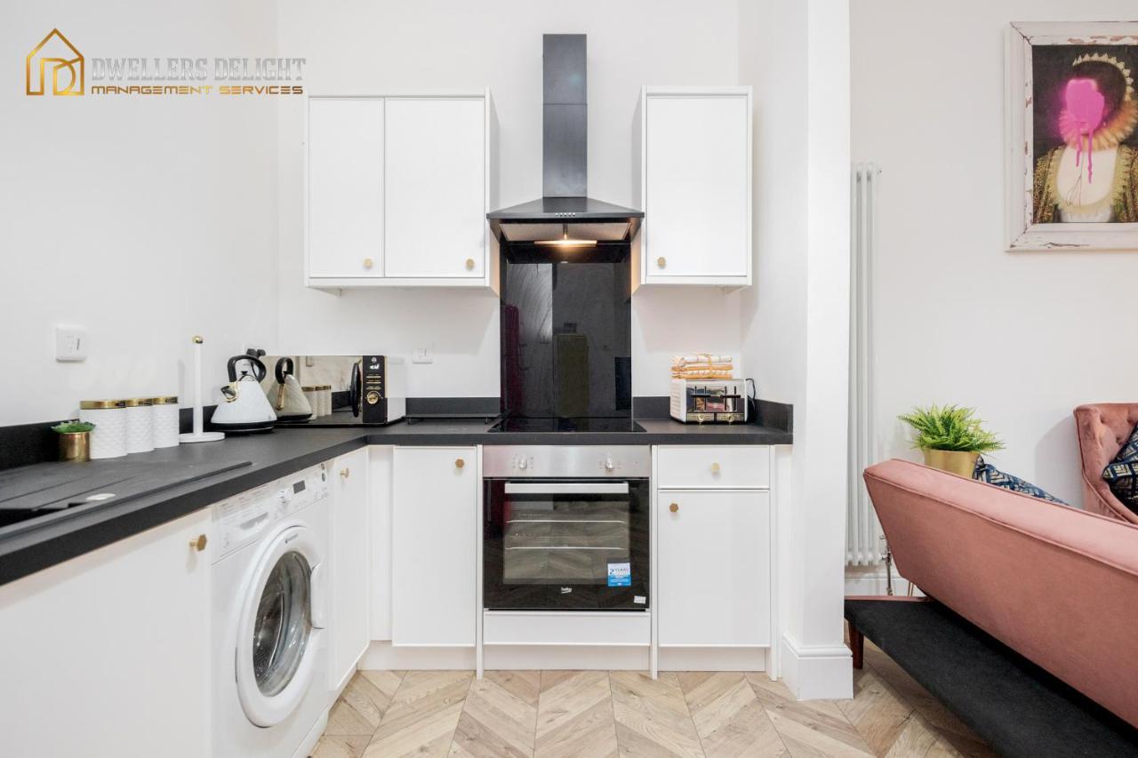 Entire 2 Bed Flat Plaistow,canning Town Prime Location In Appartement Londen