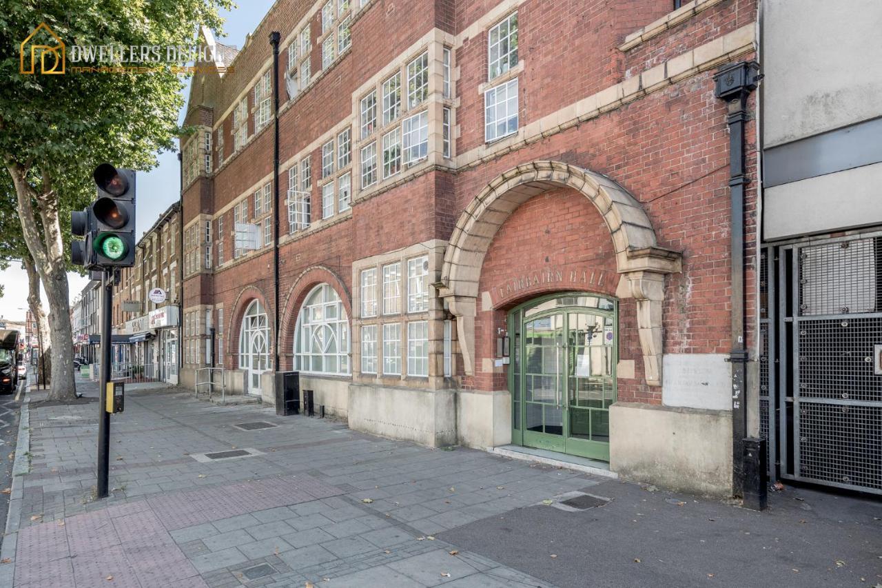 Entire 2 Bed Flat Plaistow,canning Town Prime Location In * Londen