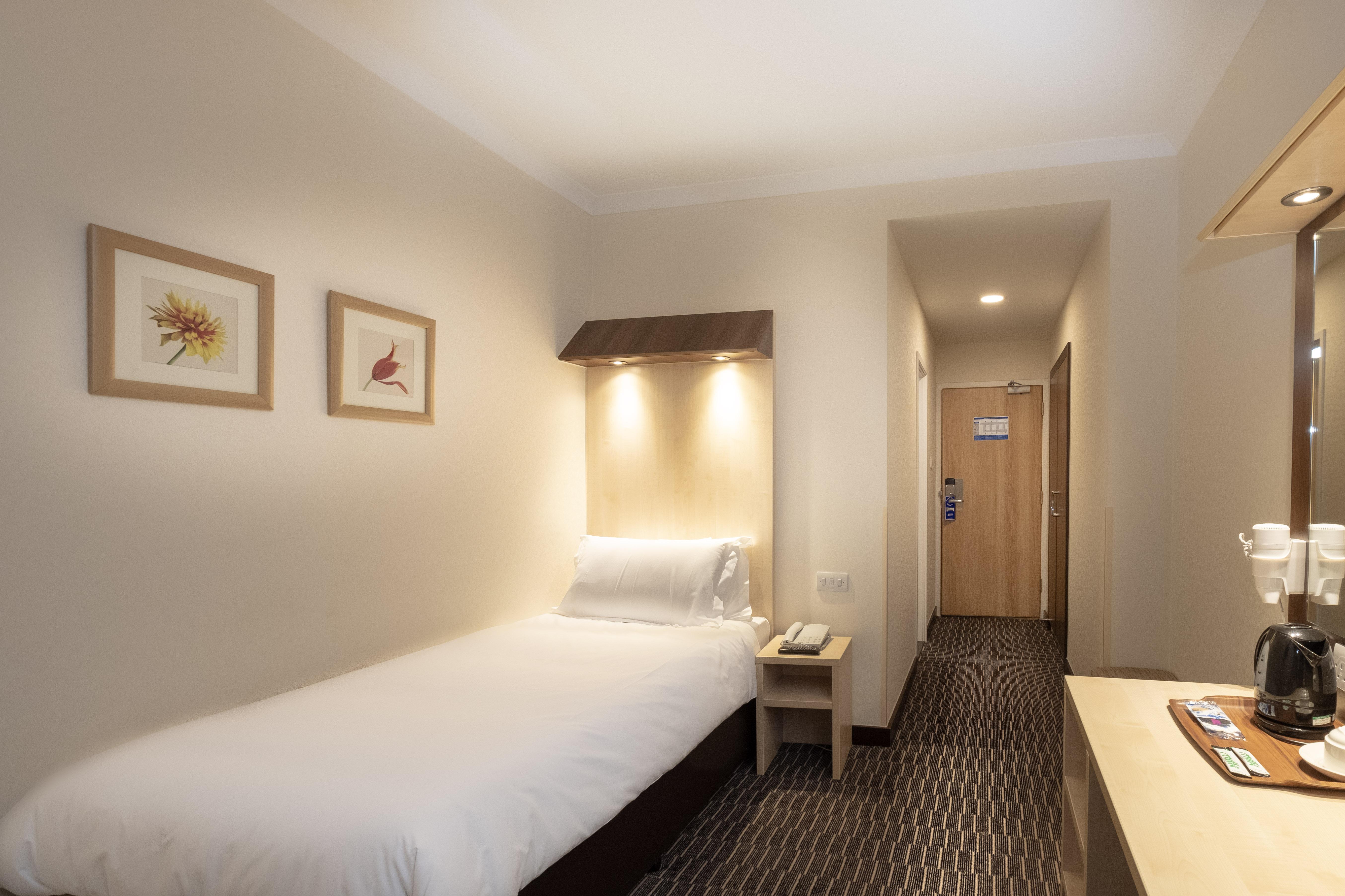 Hotel Sleeper At Royal National 4*