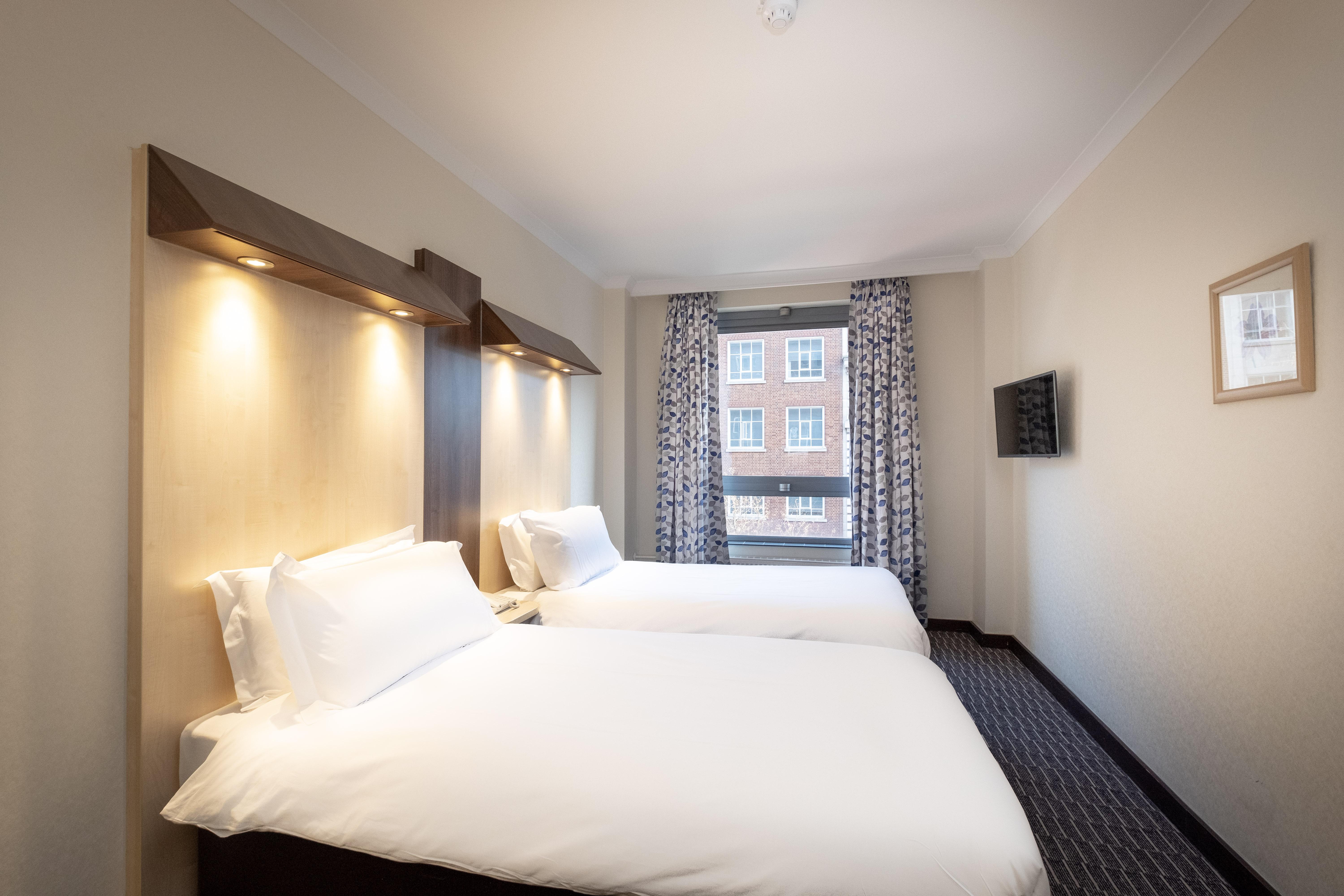 Hotel Sleeper At Royal National 4*