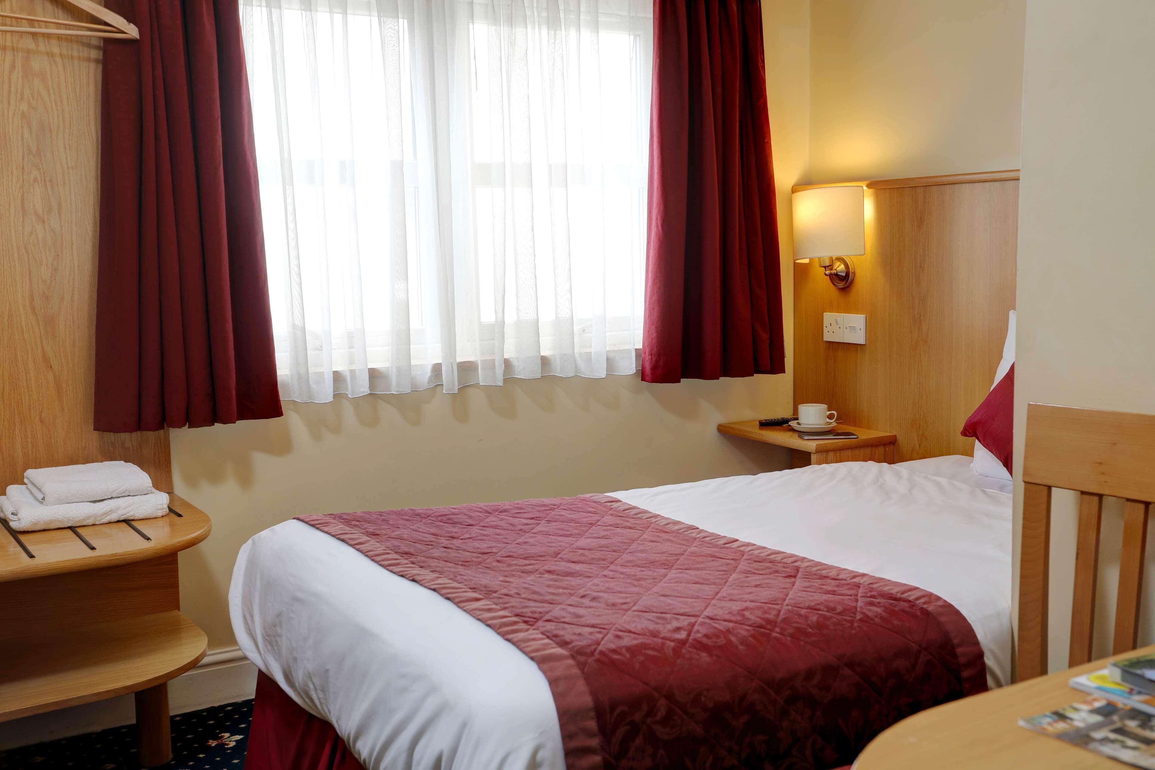 Western Highbury 3*