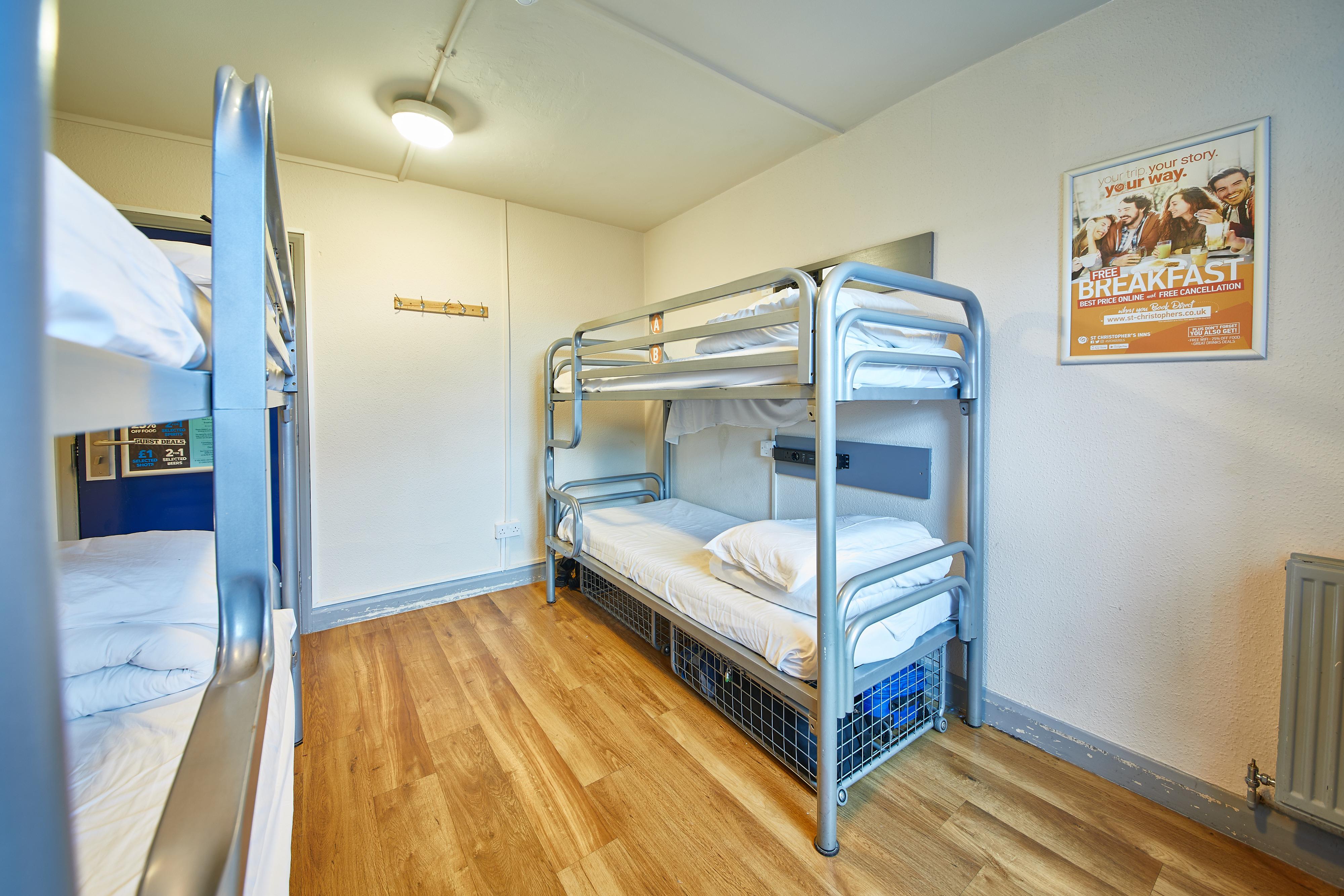 St Christopher's Shepherd's Bush Hostal *