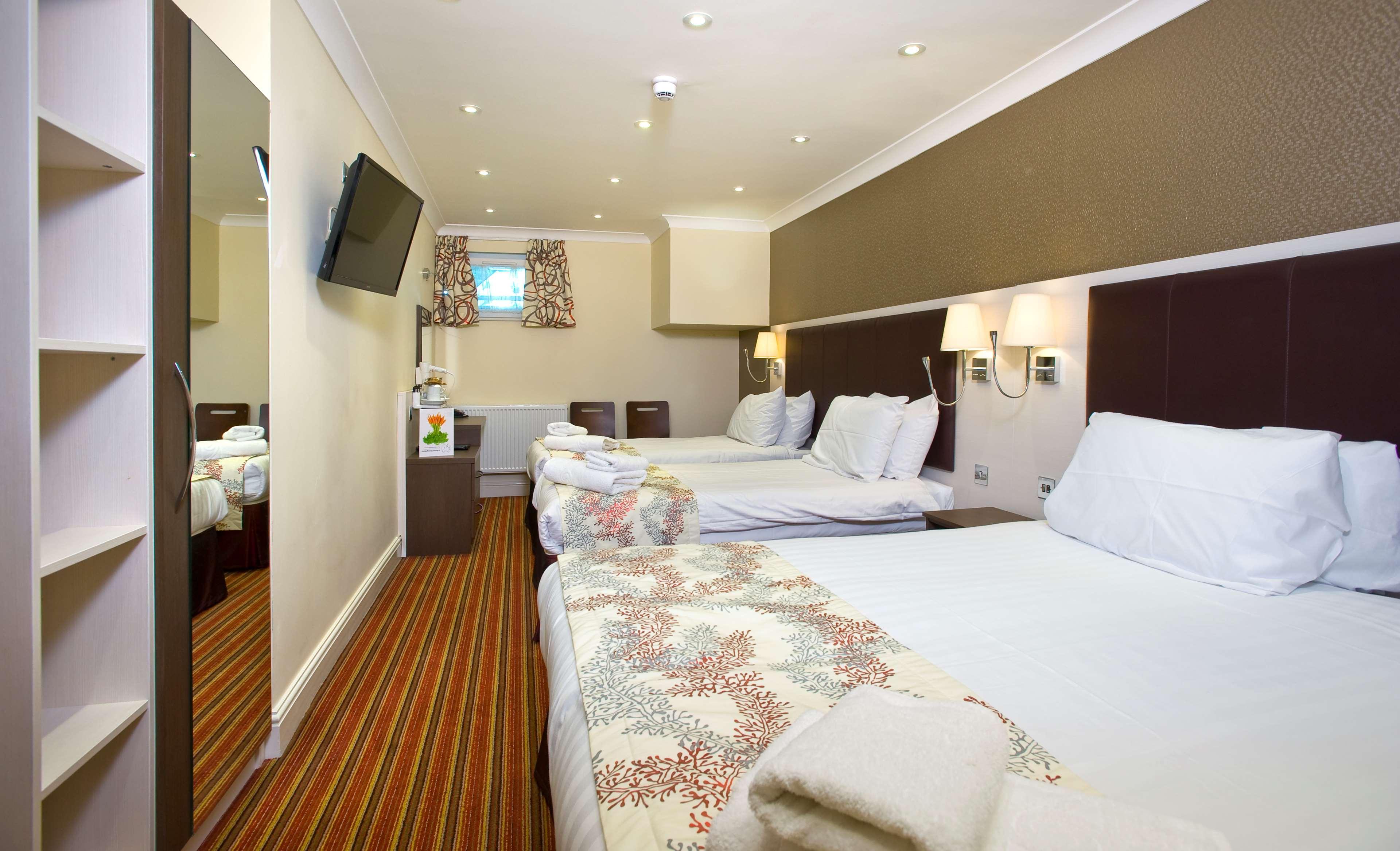 Western Chiswick Palace & 3*