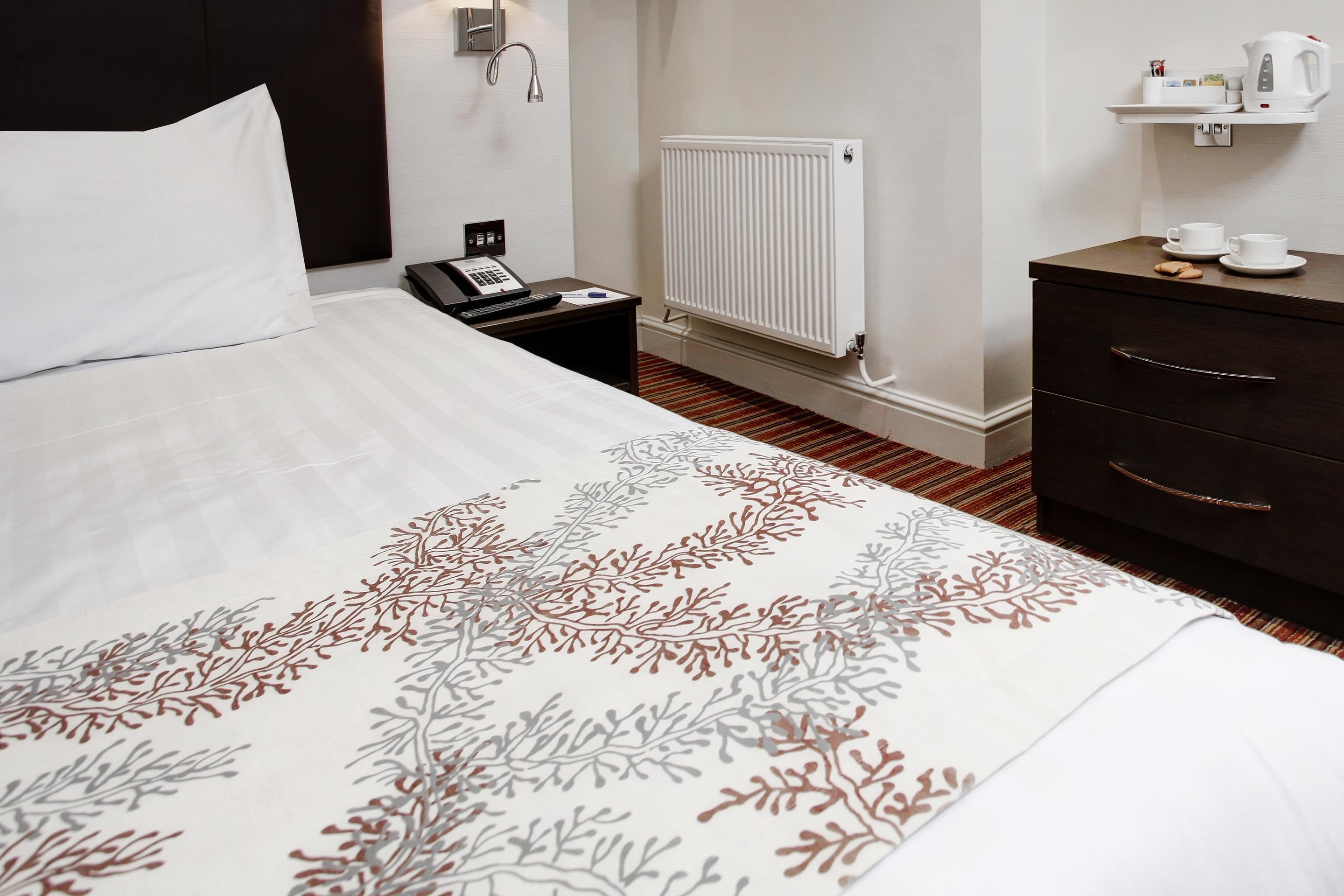 Western Chiswick Palace & 3*