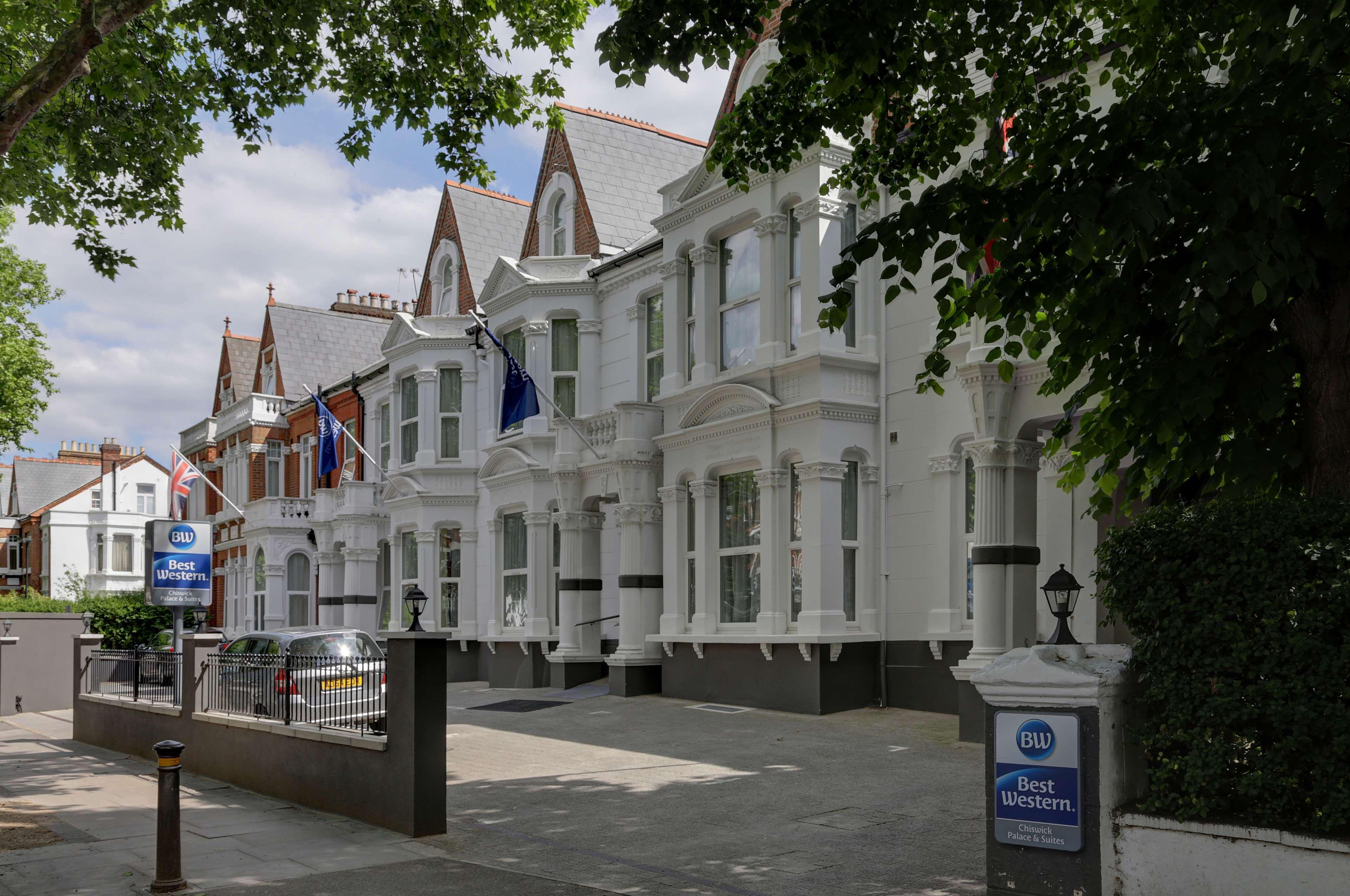 Western Chiswick Palace & Hotel 3*