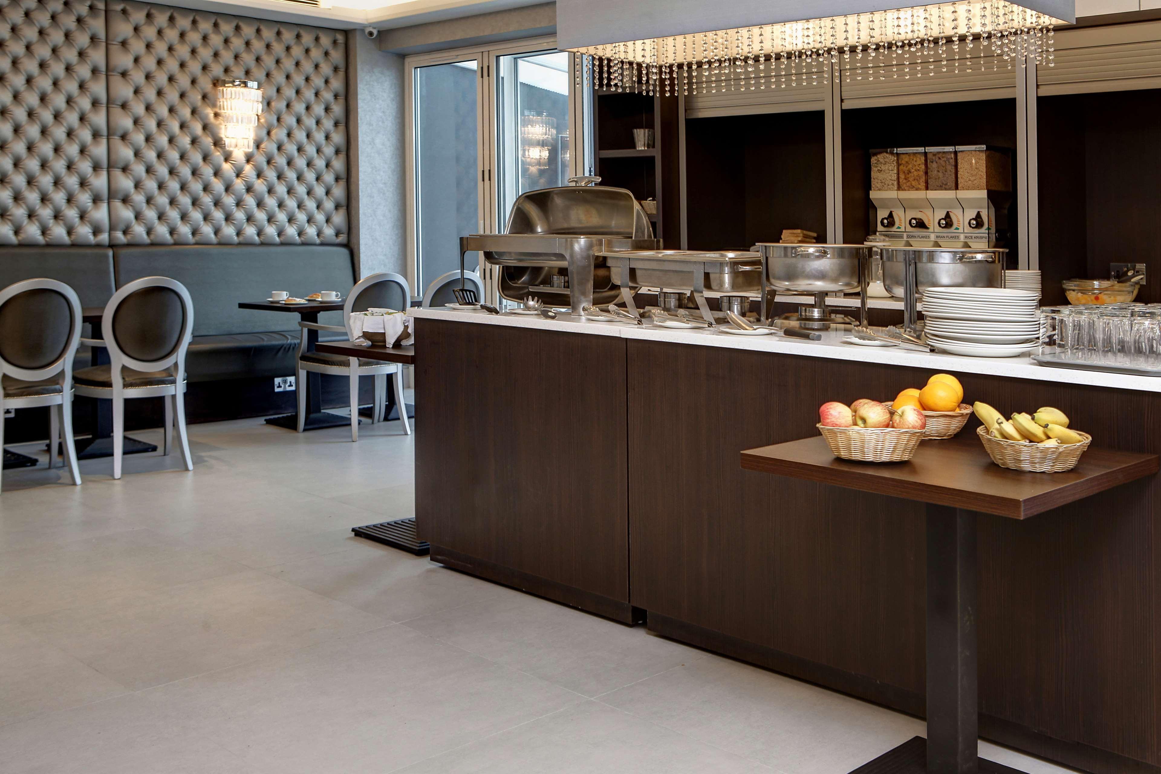 Western Chiswick Palace & Hotel London