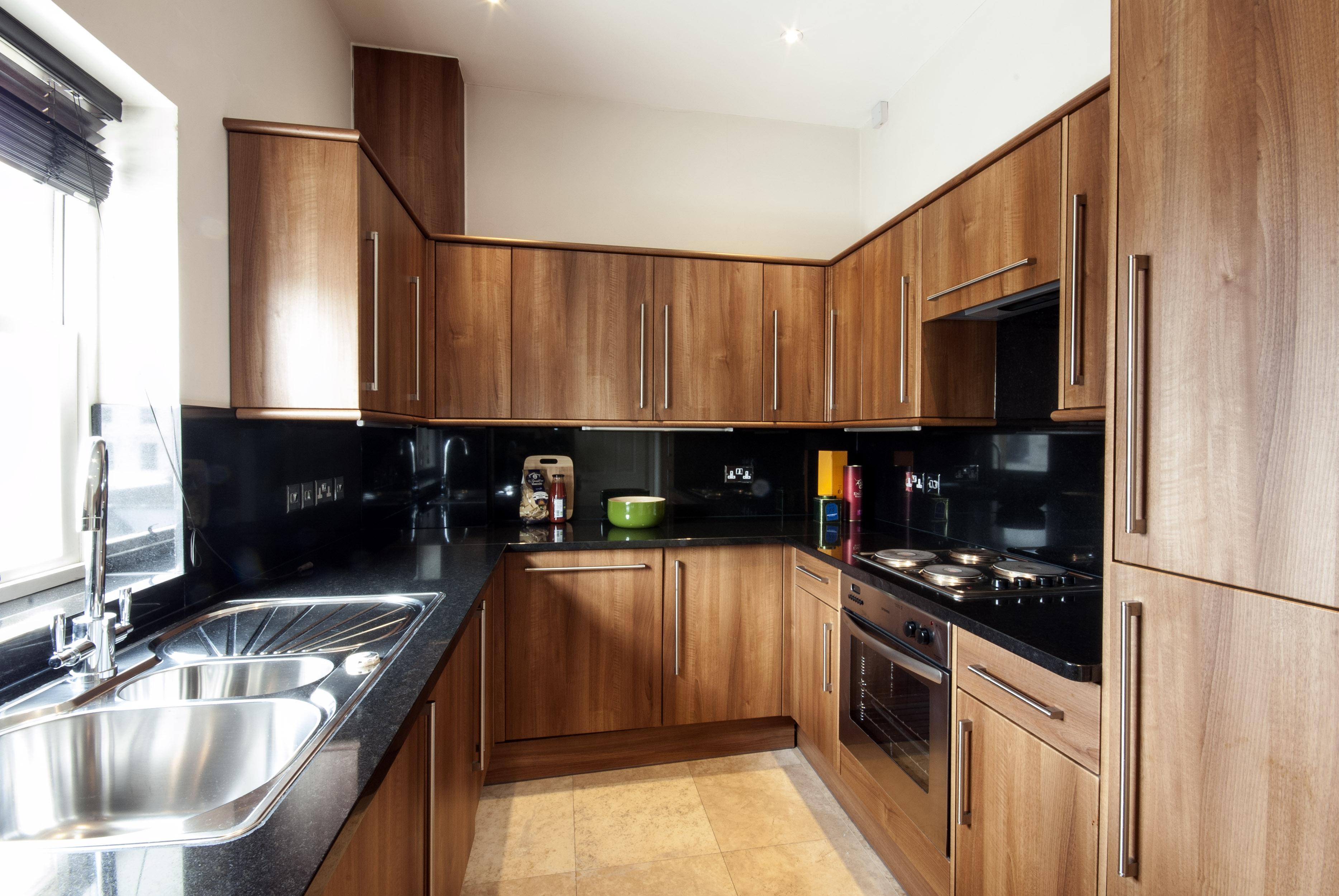Queensgate Court Apartahotel 4*