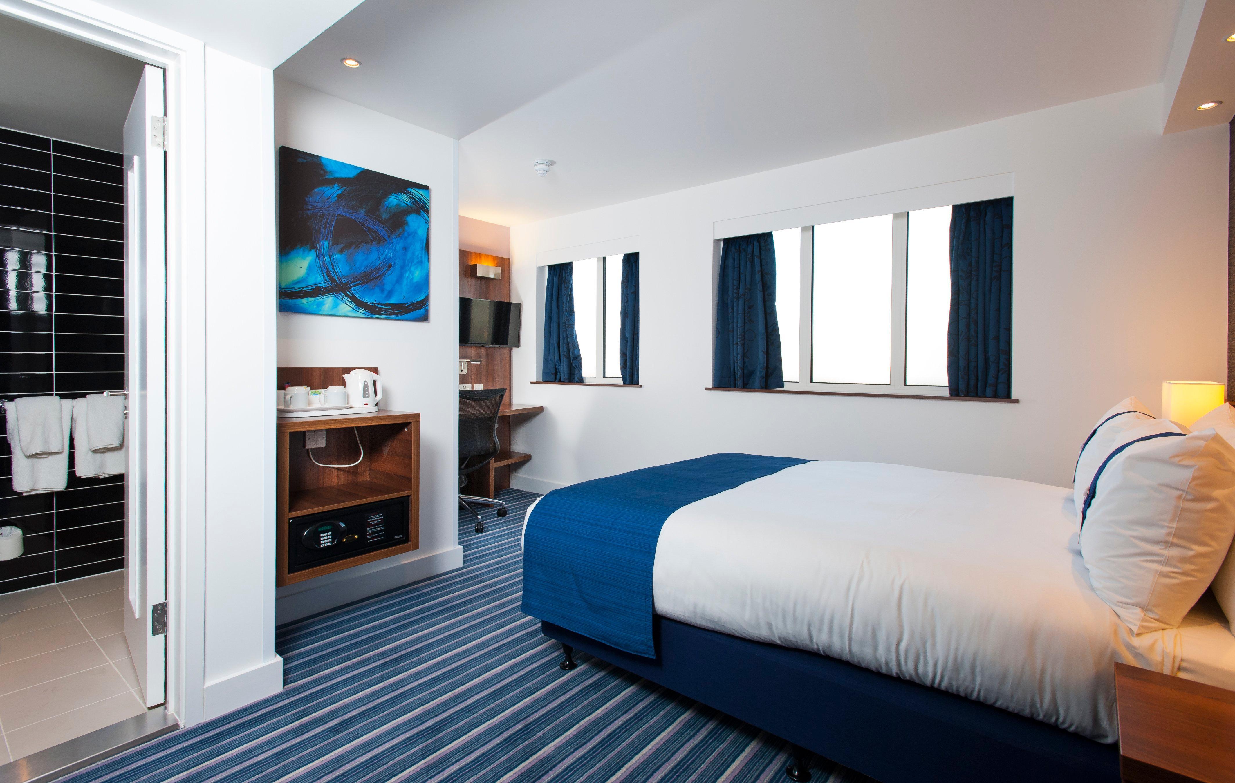 Express - Vauxhall Nine Elms, An Ihg London
