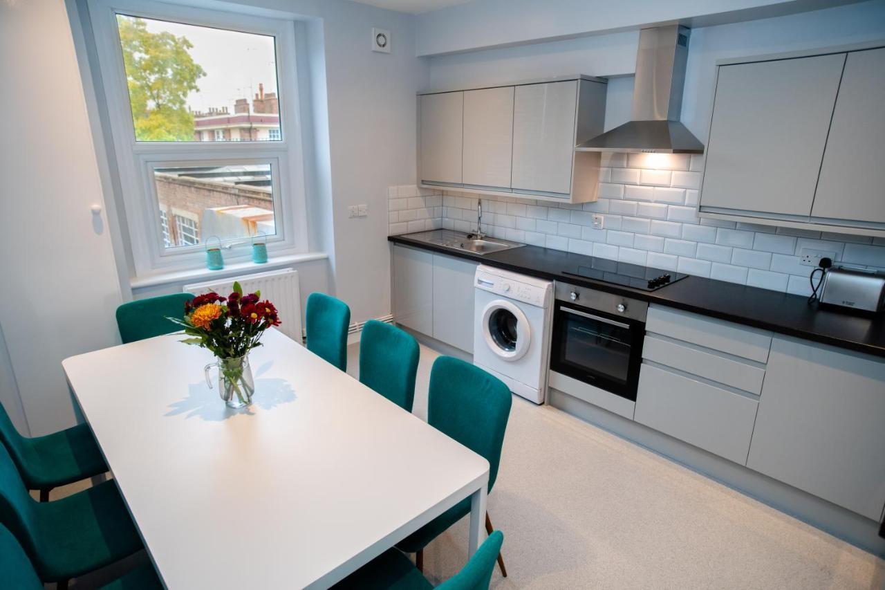 Two Bedroom Duplex In Angel High Street Apartment London