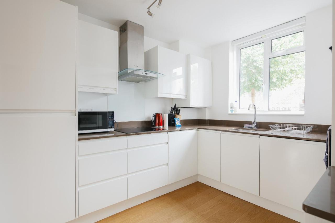Bright & Welcoming Garden Flat Sleeps 6 In Style Appartement
