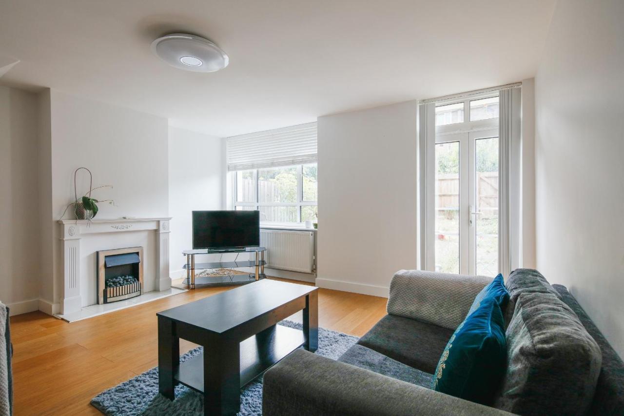 Bright & Welcoming Garden Flat Sleeps 6 In Style Appartement *
