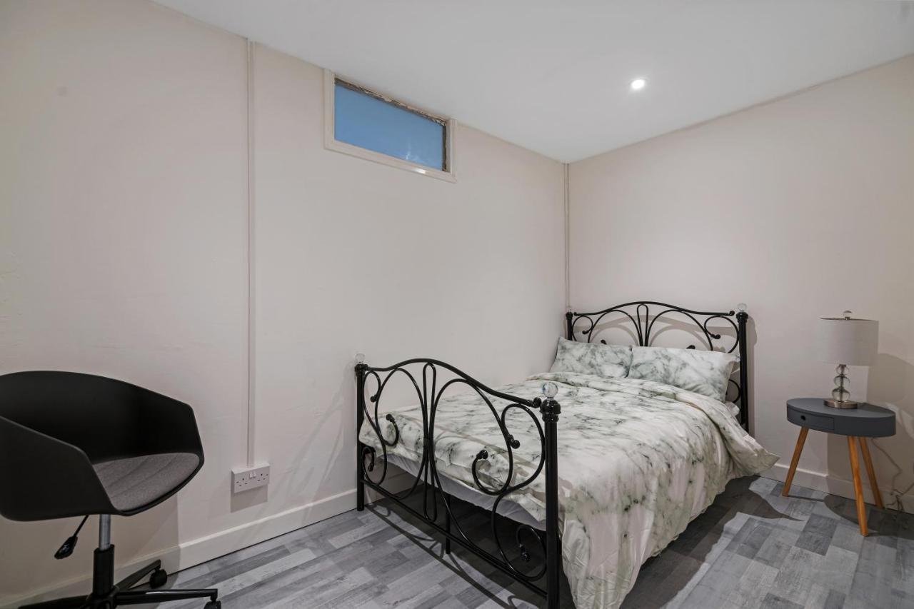 By Rehoboth - Overcomers- Deptford Apartment