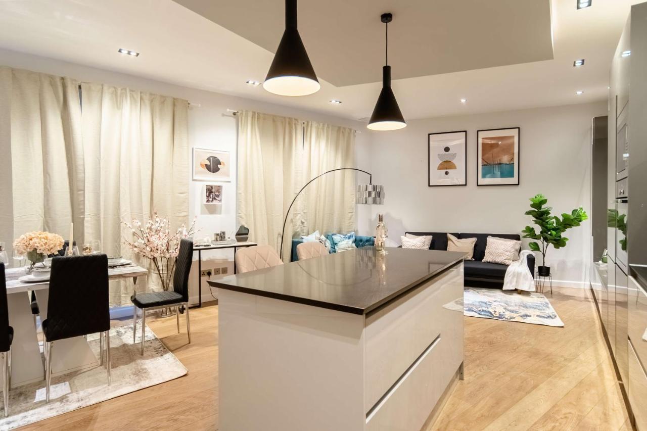 Ferienhaus Stunning Camden House With Private Terrace & Free Parking London