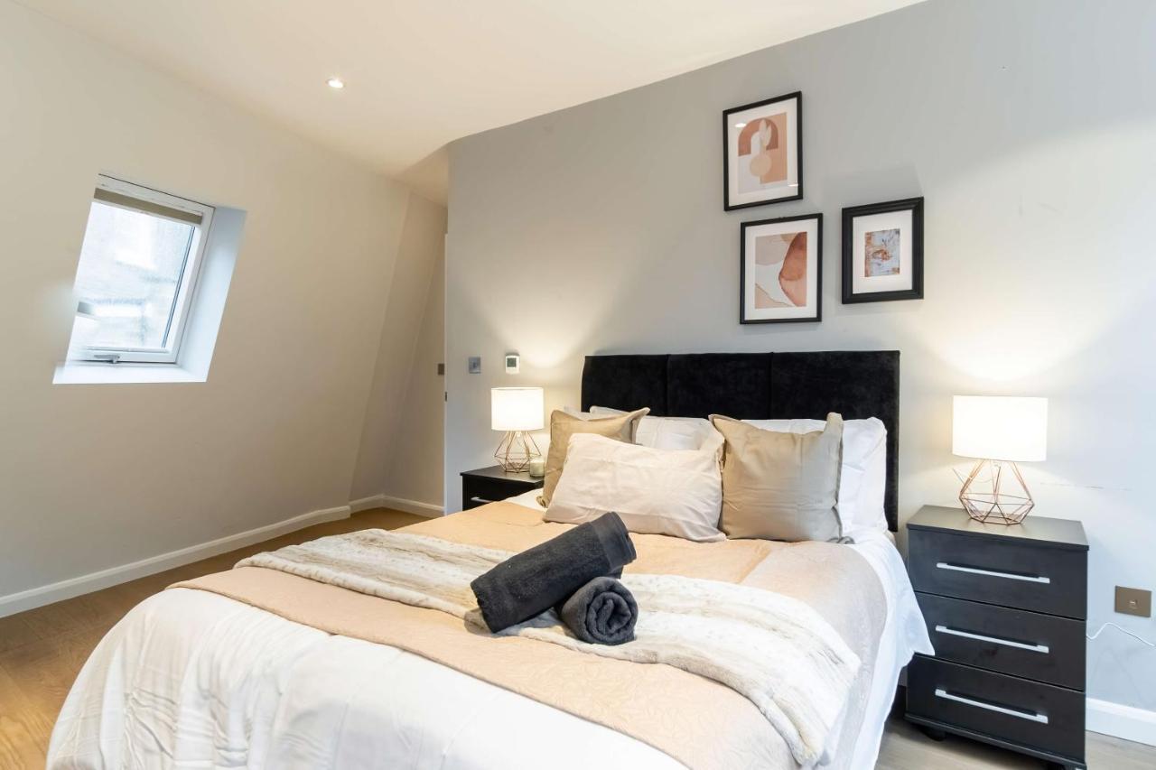 Stunning Camden House With Private Terrace & Free Parking Ferienhaus