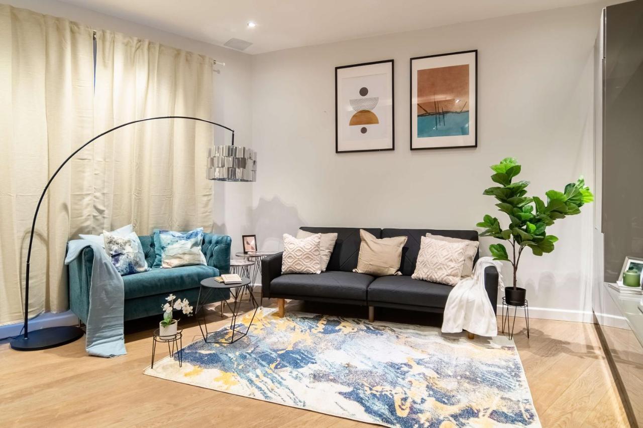 Ferienhaus Stunning Camden House With Private Terrace & Free Parking