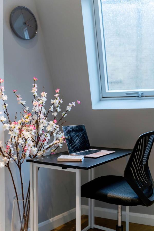 Ferienhaus Stunning Camden House With Private Terrace & Free Parking London