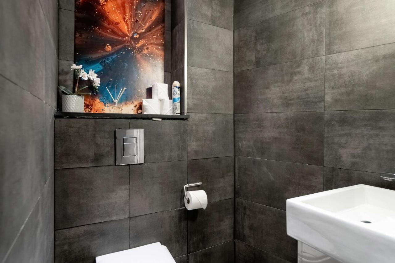 Stunning Camden House With Private Terrace & Free Parking Ferienhaus