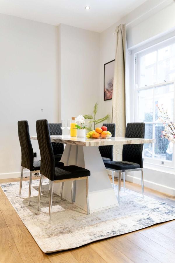 Stunning Camden House With Private Terrace & Free Parking Ferienhaus London