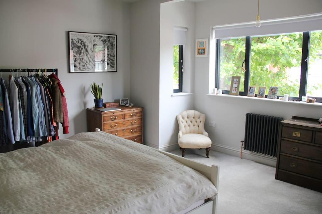 Large, Modern, Light, Open Plan Designer House * Londen