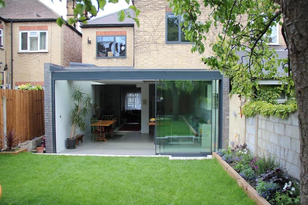 Large, Modern, Light, Open Plan Designer House *