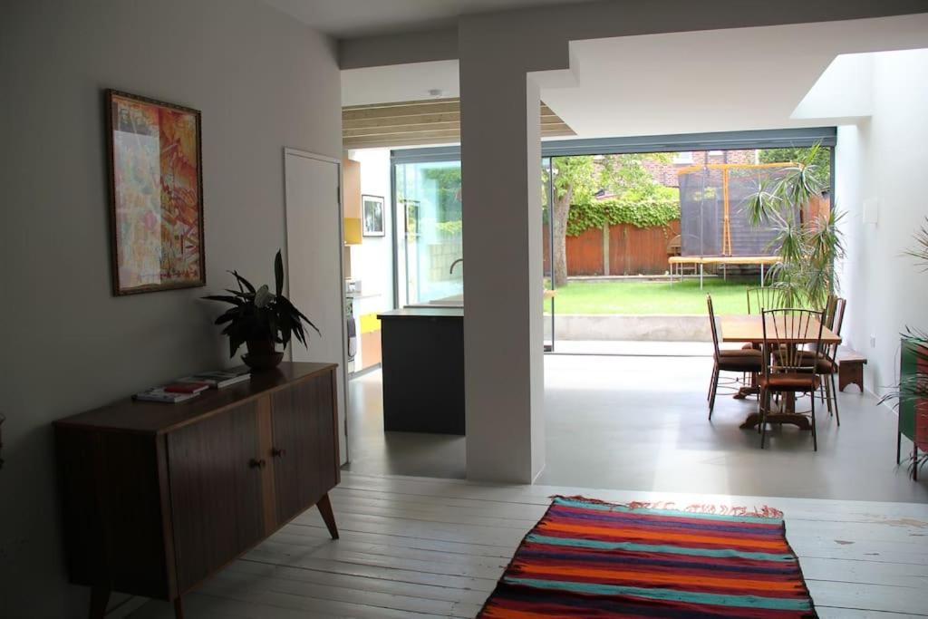 Large, Modern, Light, Open Plan Designer House Vakantiehuis Londen
