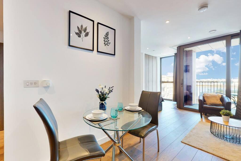 Appartement Superb In Greenwich With Balcony & Roof Londen