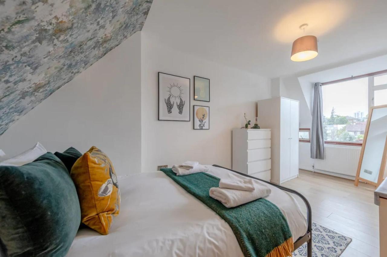 Сasa de vacaciones 3 Bedroom House With Garden
