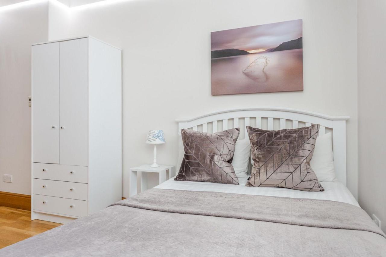 Cleveland Residences Russell Square Apartment *