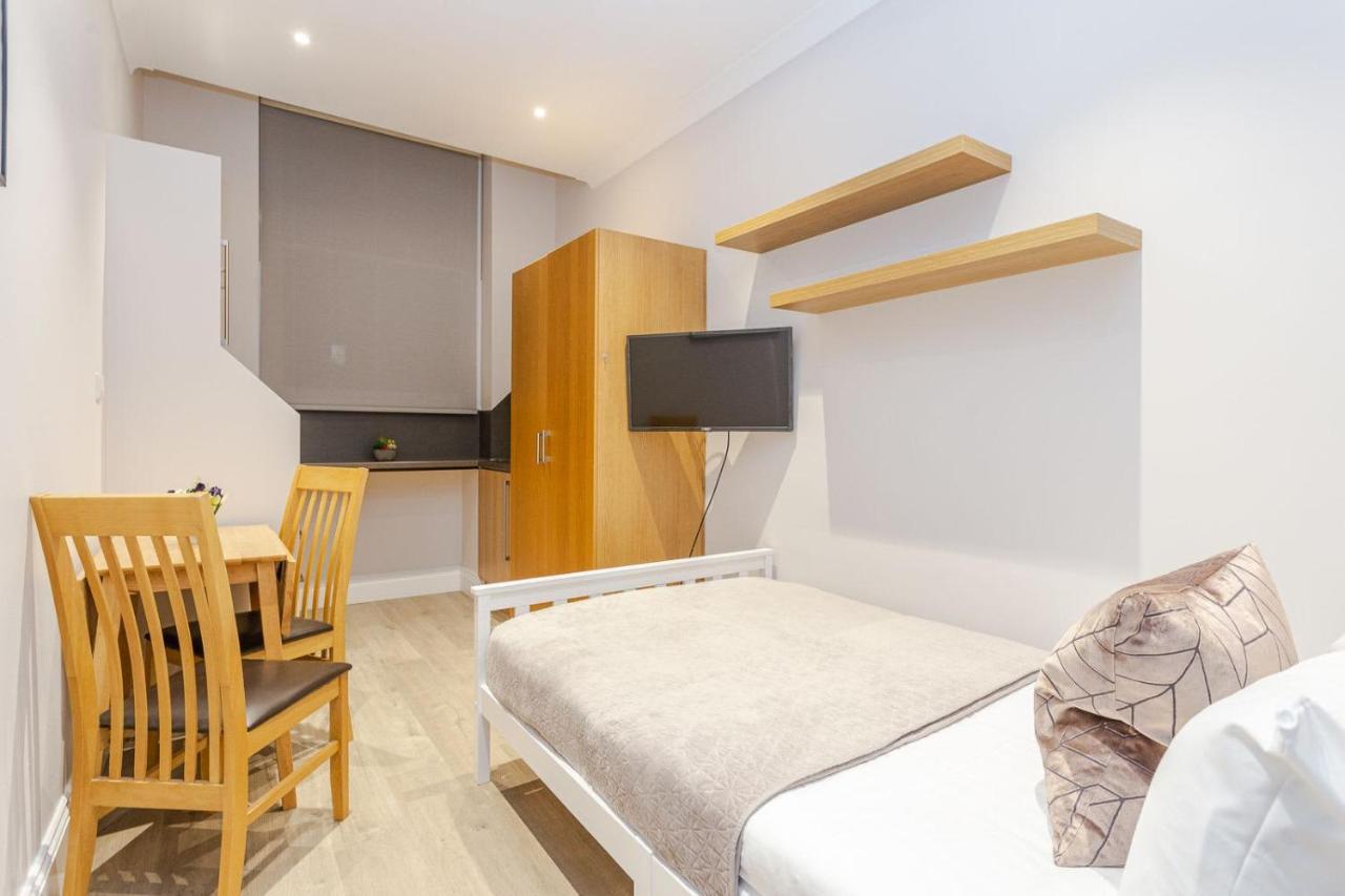 Cleveland Residences Russell Square Apartment *