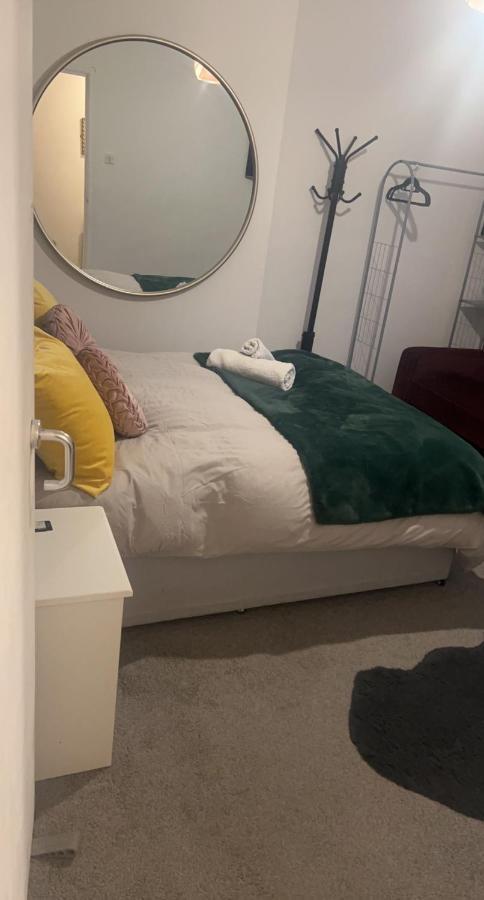 Accommodatie bij particulieren Spacious Double In Prime Location *