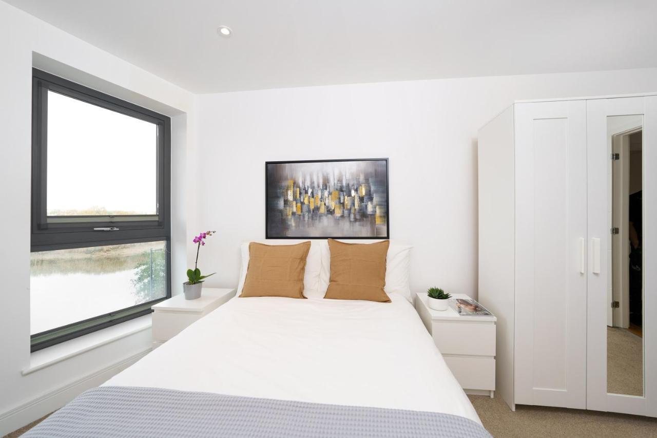 1 Bed Flat Near Canary Wharf, O2 Apartment *