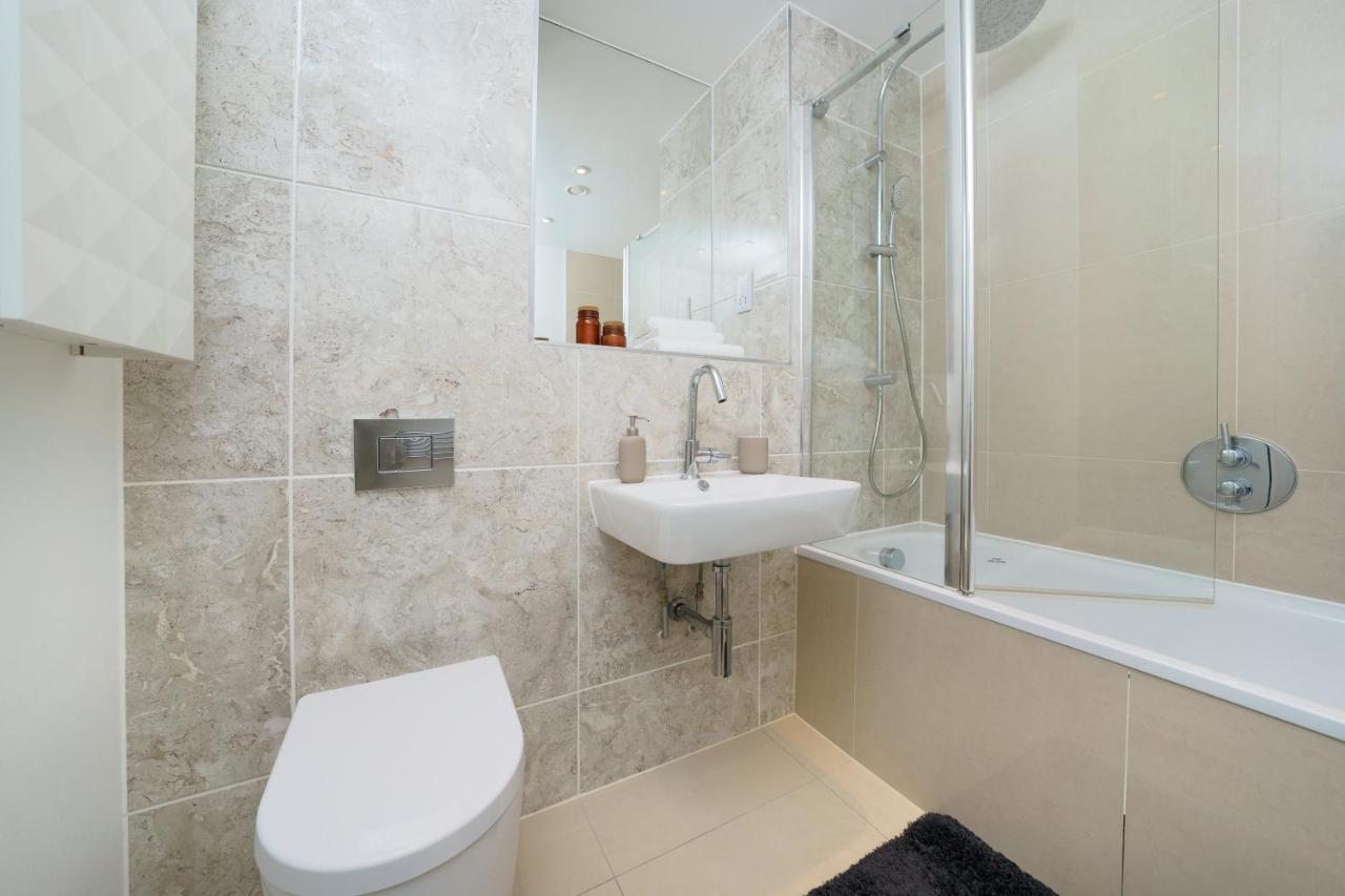 Apartment 1 Bed Flat Near Canary Wharf, O2