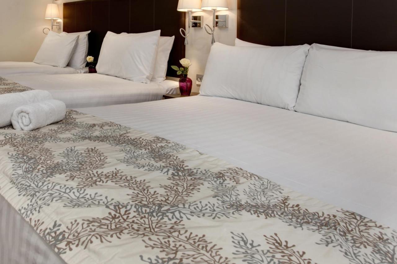 Western Chiswick Palace & Hotel 3*