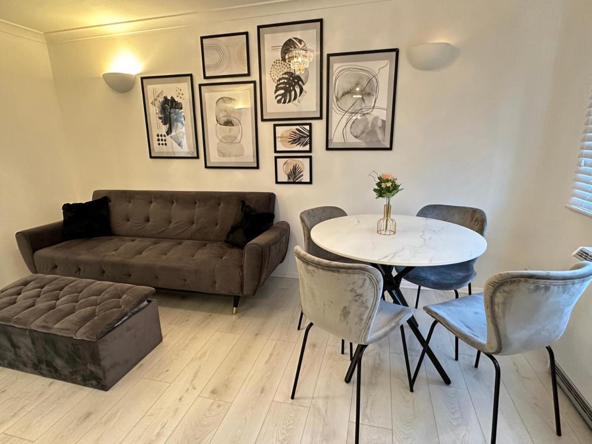 Stylish 1 Bedroom Close To Tooting Bec Station Apartment London