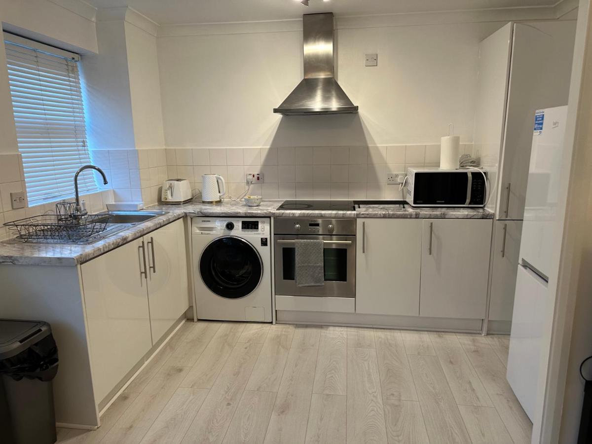 Stylish 1 Bedroom Close To Tooting Bec Station * London