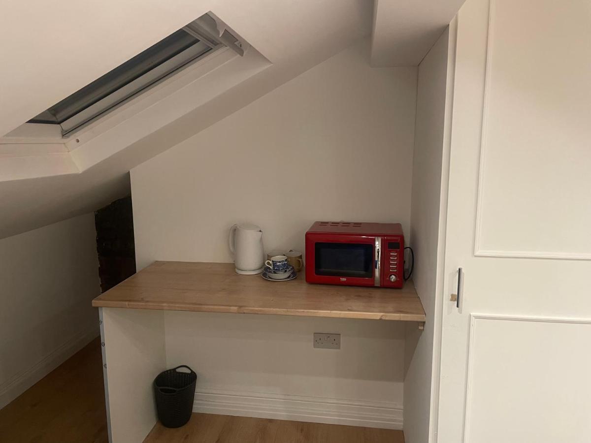 Homestay Spacious Loft Space With Private En-suite Bathroom London
