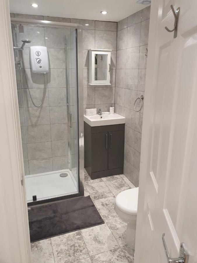 Accommodatie bij particulieren Beautiful Loft With En-Suit In A Family House, *