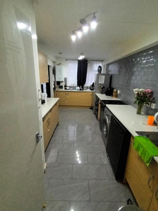 Homestay A For Male To Share With Another Male Adult