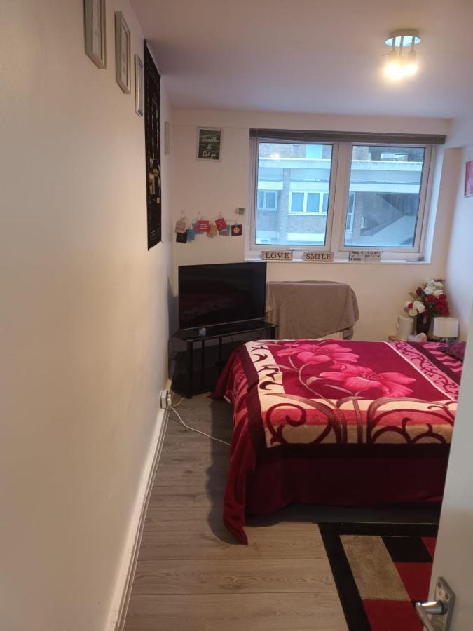 Homestay A For Male To Share With Another Male Adult London