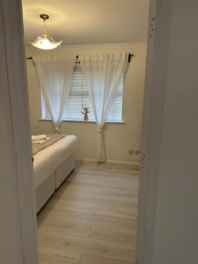 Stylish 1 Bedroom Close To Tooting Bec Station Apartment